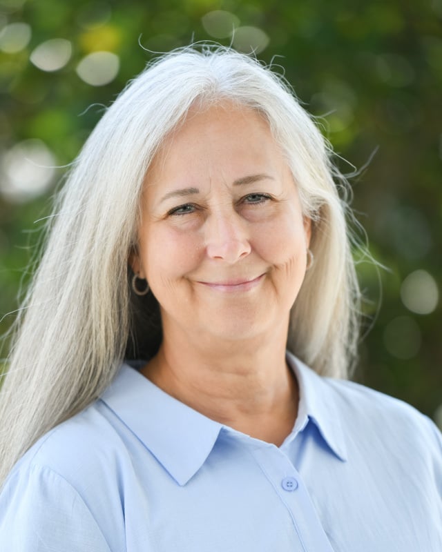 Staff-Kuhn_Marcia_BK0876